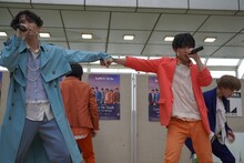 東京・町田ターミナルプラザで行われたLienel「Love Me Madly」リリースイベントの様子。