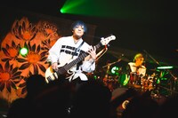「MUCC 25th Anniversary TOUR『Timeless』～志恩・球体～」茨城・水戸市民会館グロービスホール公演の様子。（撮影：冨田味我）