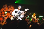 「MUCC 25th Anniversary TOUR『Timeless』~志恩・球体~」茨城・水戸市民会館グロービスホール公演の様子。(撮影:冨田味我)
