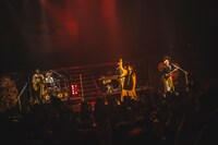 「MUCC 25th Anniversary TOUR『Timeless』～志恩・球体～」茨城・水戸市民会館グロービスホール公演の様子。（撮影：冨田味我）