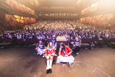 「MUCC 25th Anniversary TOUR『Timeless』~志恩・球体~」茨城・水戸市民会館グロービスホール公演の様子。(撮影:冨田味我)