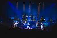 「MUCC 25th Anniversary TOUR『Timeless』～志恩・球体～」茨城・水戸市民会館グロービスホール公演の様子。（撮影：冨田味我）