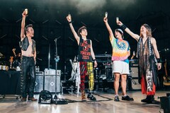 男闘呼組が35年ぶりの日比谷野音でラストライブ、トリプルアンコールで 