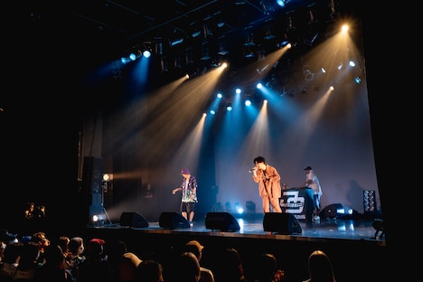 Jam9のライブの様子。