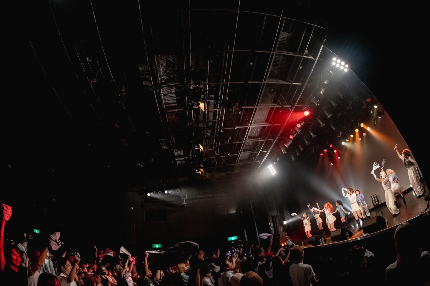 SPiNのライブの様子。