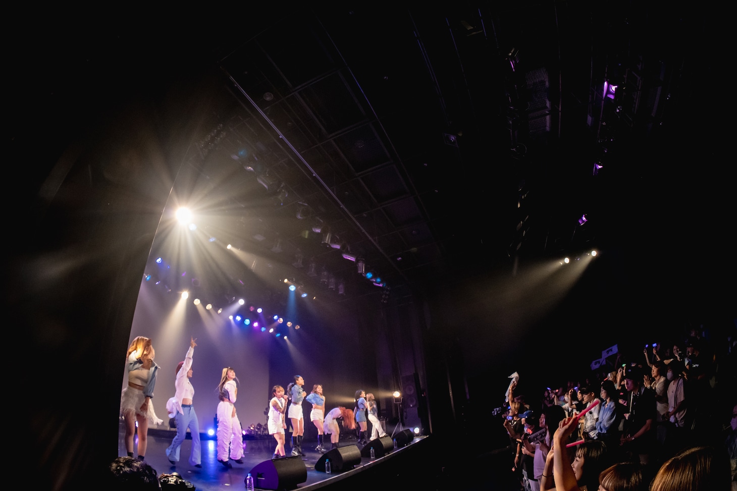 SPiNのライブの様子。