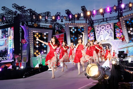 乃木坂46 (c)乃木坂46LLC