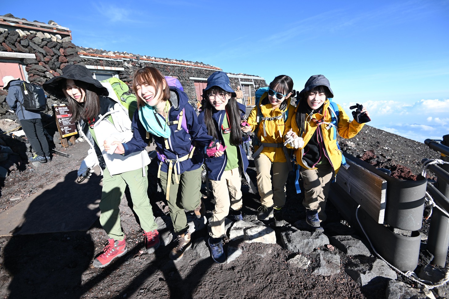 富士登山中の#ババババンビ。（撮影：斉藤明）