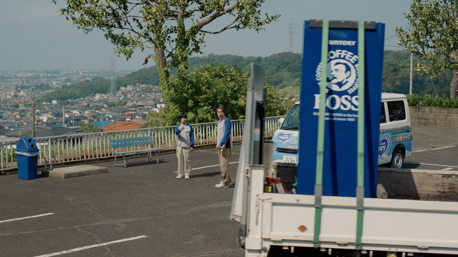 サントリーコーヒー「BOSS」の新CM「いつもの自販機」編より。