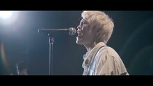 LEEVELLES「ヨルヲカケル」ミュージックビデオより。