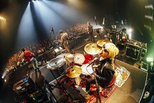 go!go!vanillas「ハイテンション」ライブ映像より。