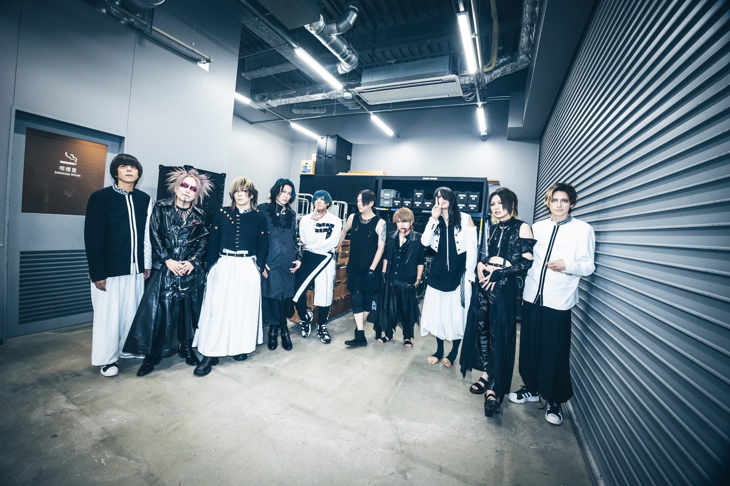 NIGHTMAREとMUCCの集合写真。（撮影：冨田味我）