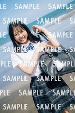 上村ひなの（日向坂46）写真集「そのままで」特典ポストカード（撮影：藤原宏）