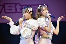 左から≠MEの尾木波菜、谷崎早耶。