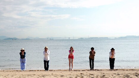 ほりゆうじ「ジェラシー・オブ・カリビアン」ミュージックビデオより。