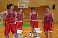 「高校バスケ全国制覇の道」より左から岡部大、ゆうた、ゆうま、松尾駿。(c)フジテレビ