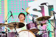 荒井智之（Dr, Cho / sumika）（Photo by Keiichiro Natsume）