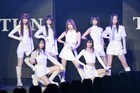 AKB48のサバ番「OUT OF 48」発・UNLAMEがお披露目!三吉彩花らランウェイ闊歩し「TGC」開幕