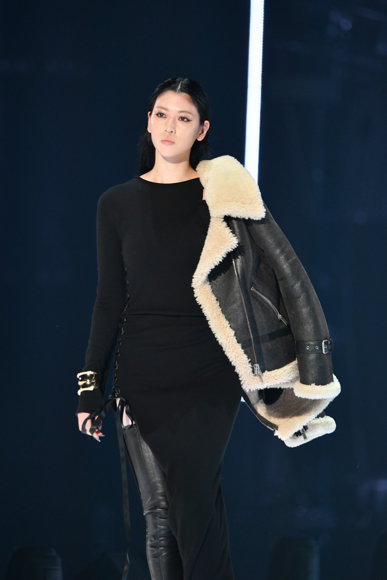 三吉彩花