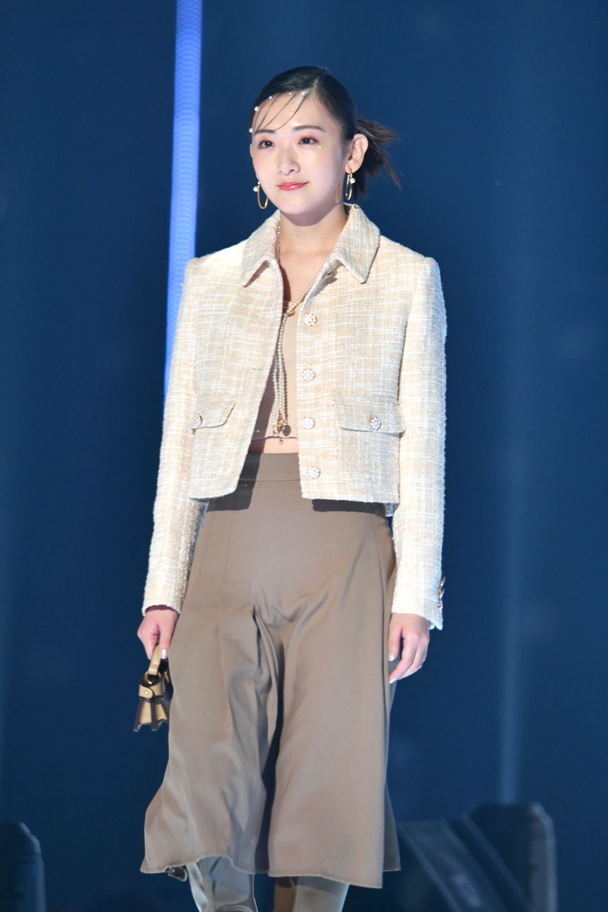 生駒里奈