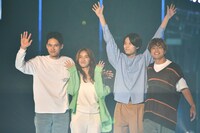 「真夏のシンデレラ」ステージの様子。