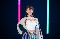 ポーズを決めるAマッソ加納。