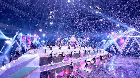 PRODUCE 101 JAPAN THE GIRLS「LEAP HIGH! ～明日へ、めいっぱい～」パフォーマンス映像より。