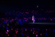 佐々木彩夏（ももいろクローバーZ）によるライブの様子。