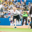柏木ひなたが神宮球場でノーバウンド投球、憧れの館山昌平氏との約束叶える