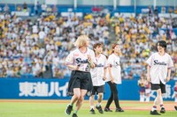 グラウンドを駆ける柏木ひなた。