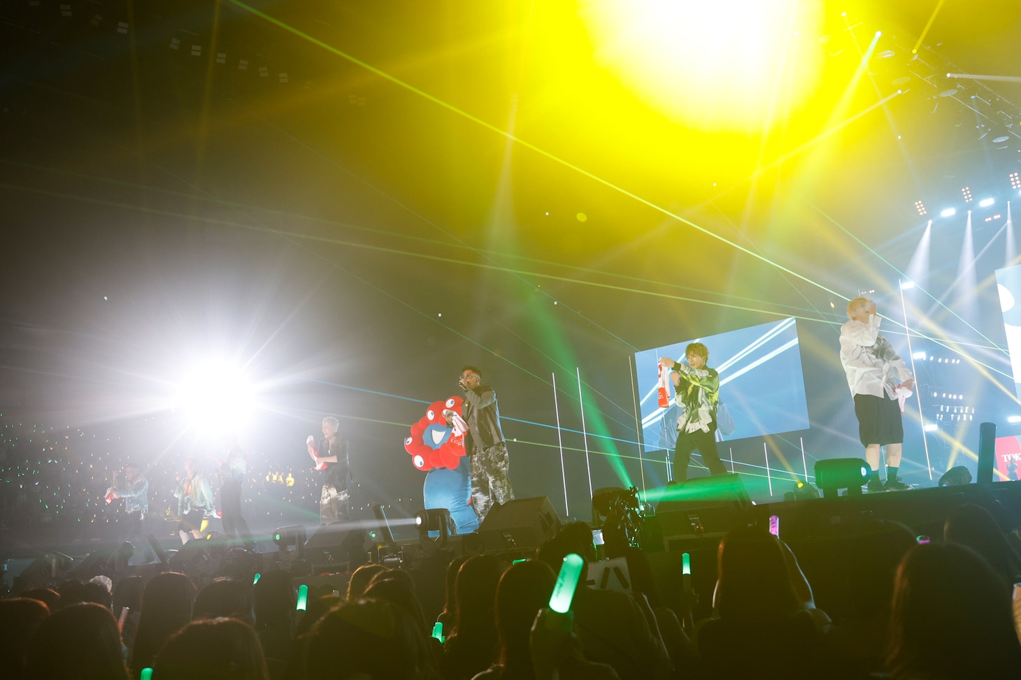 GENERATIONS from EXILE TRIBEとミャクミャク。