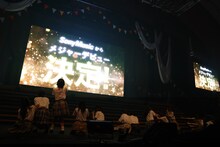 ≒JOYのメジャーデビューが発表された瞬間。(c)YOANI / ソニー・ミュージックレーベルズ