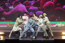 「ABCDLOVE」をパフォーマンスするBOYNEXTDOOR。 (c)KOZ Entertainment. All Rights Reserved.