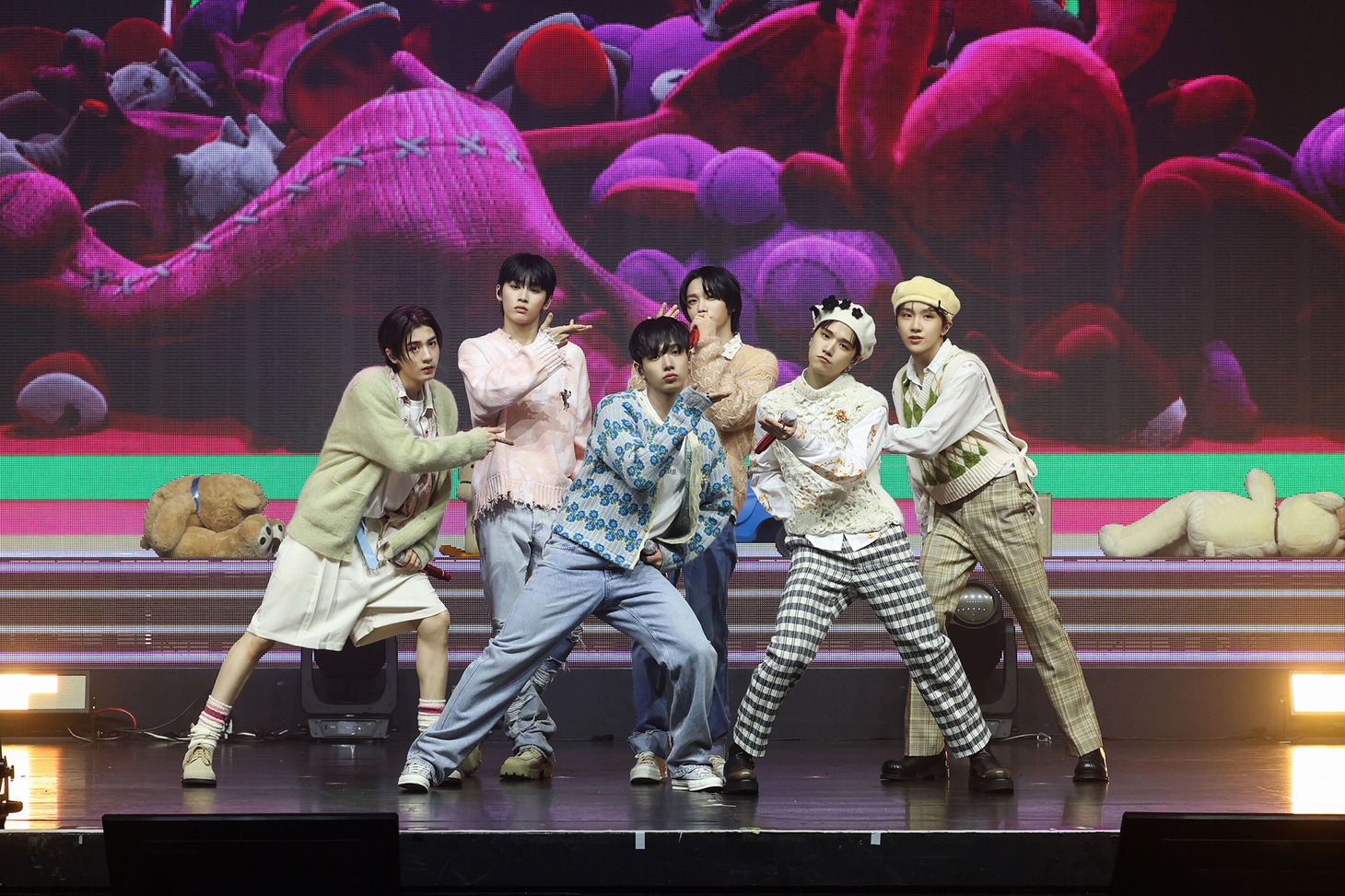 「ABCDLOVE」をパフォーマンスするBOYNEXTDOOR。 (c)KOZ Entertainment. All Rights Reserved.