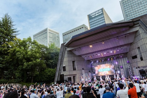 「アイドルカレッジ14th AnniversarLIVE ～あなたとみたいYOZORA～ in 日比谷野外大音楽堂」の様子。（提供：BLUE ROSE）