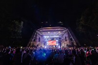 「アイドルカレッジ14th AnniversarLIVE ～あなたとみたいYOZORA～ in 日比谷野外大音楽堂」の様子。（提供：BLUE ROSE）