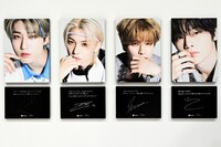 メンバーの手書きメッセージとサイン。