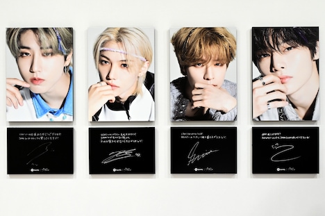 メンバーの手書きメッセージとサイン。