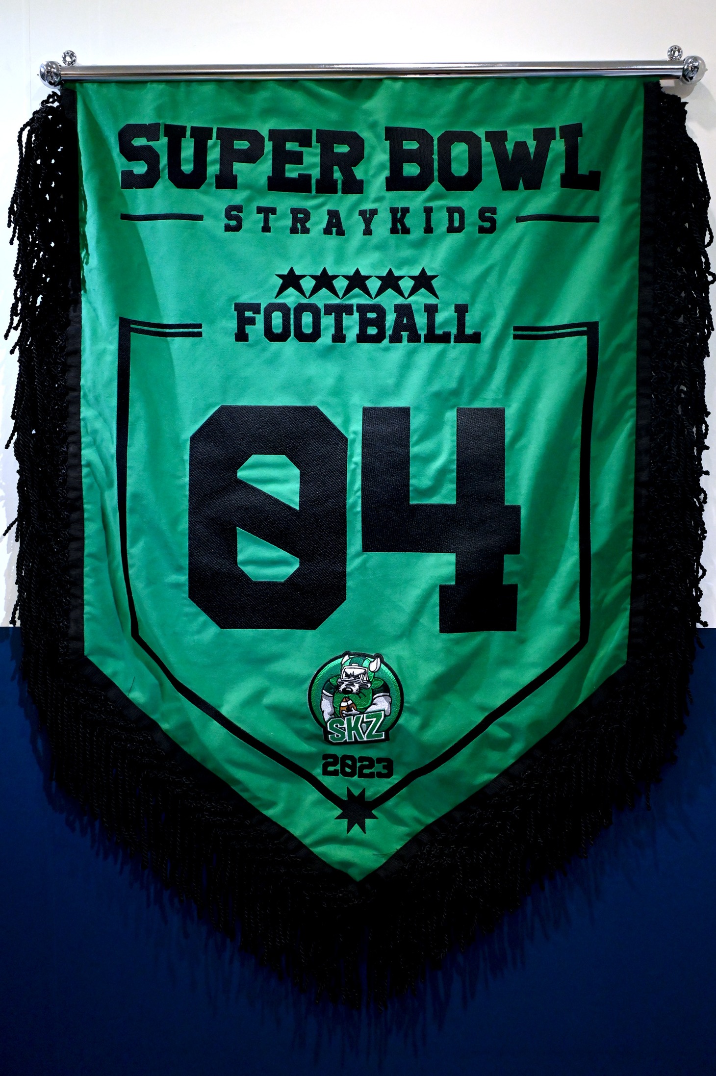 館内に展示されているフラッグ。