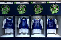 展示されているStray Kidsの着用衣装。