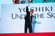 去り際のYOSHIKI。