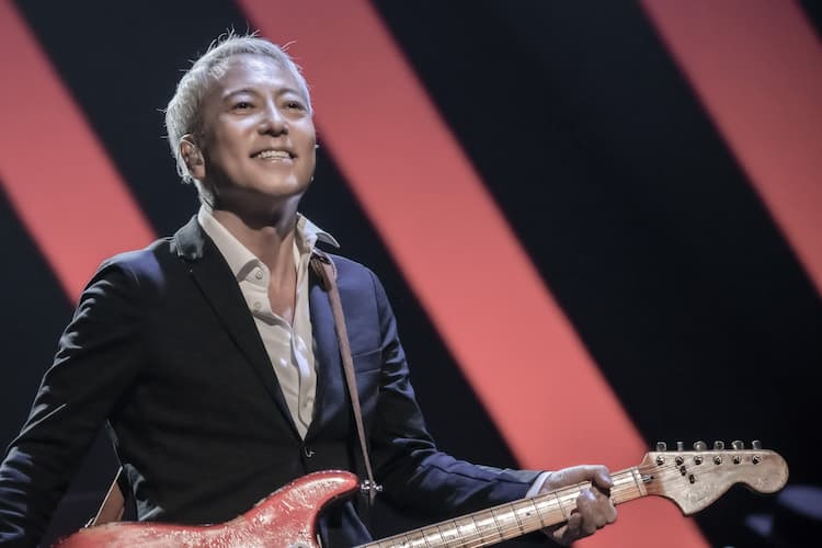 佐野元春「今、何処TOUR」東京公演終了、レジェンドたちを偲び「僕は 