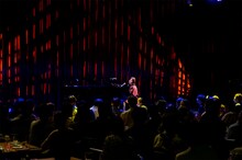 「飯島真理 40th Anniversary Live “The Best Is Yet To Come”」の様子。