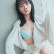 日向坂46上村ひなの、初のランジェリーカット公開