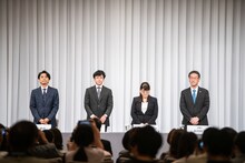 左から井ノ原快彦、東山紀之、藤島ジュリー景子、木目田裕。