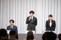 左から井ノ原快彦、東山紀之、藤島ジュリー景子氏。