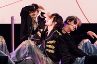 「Bite Me [Japanese Ver.]」を踊るENHYPEN。（撮影：曽我美芽）