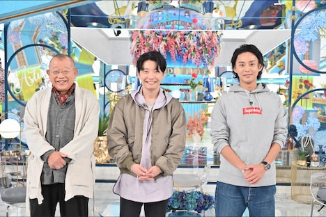 左から笑福亭鶴瓶、星野源、藤ヶ谷太輔（Kis-My-Ft2）。(c)TBS