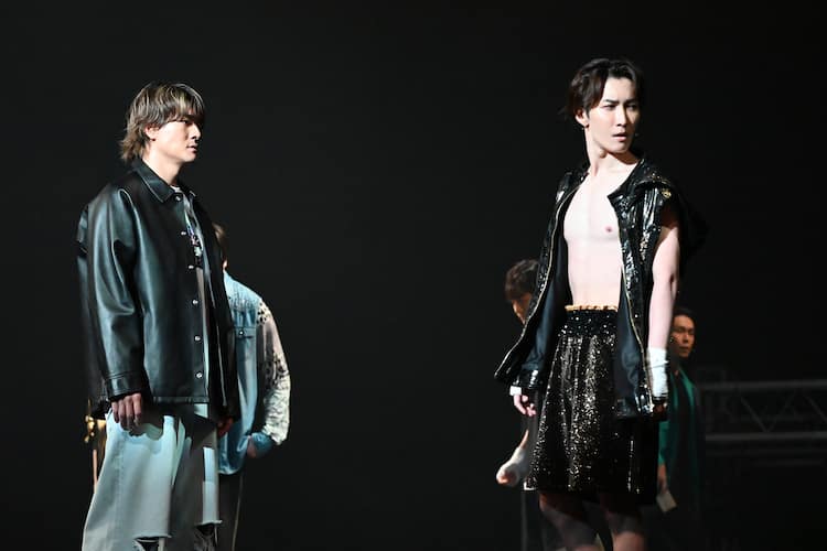 渡辺翔太＆森本慎太郎「ドリボ」開幕、演出家・堂本光一は「人見知りで 