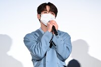 準備が整い「JO1の丹羽茜、河野純喜です」と自己紹介する河野純喜。